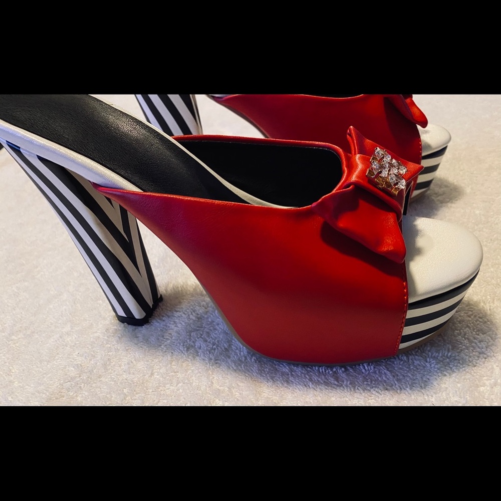 Brand New Stylish Heels By VERO CUOIO Size 6.5 USA. - box 50 - Picture 6 of 6